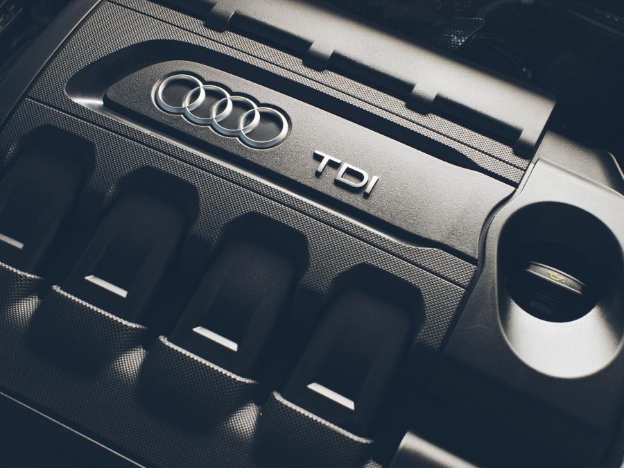 Моторный отсек Audi A3 Cabriolet 2.0 TDI (8V) 2014 года  (AU) (фото 21 из 28)